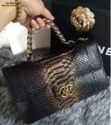 蟒蛇皮女包