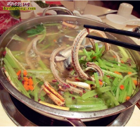 当归蛇肉火锅做法 当归蛇肉火锅怎么做...