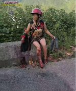 十堰农妇骑摩托遭五步蛇空袭 拼两处咬...