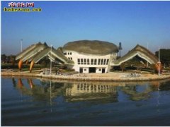“大闸蟹房子”：苏州现巨型大闸蟹建筑...