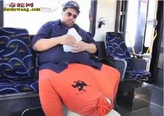 世界身体部位最大的吉尼斯记录：嘴、胸...