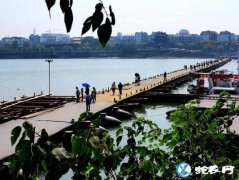 赣州东河浮桥！由100只木船搭建、8...