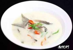 药膳食疗菜谱：升阳鲤鱼汤做法-功效补...