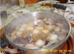 蛇肉火锅的做法