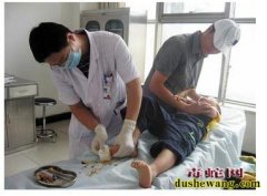 毒蛇咬伤后如何正确的使用蛇药治疗